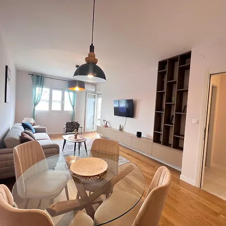 White Homes Ks - Point Apartamento Podgorica